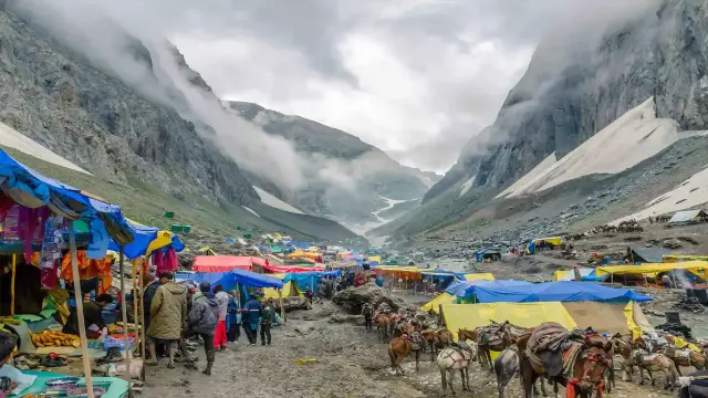 3 जुलाई से बाबा बर्फानी के दर्शन, वीआईपी दर्शन पर रोक की उठी मांग, 10 जून तक पूरे होंगे इंतजाम