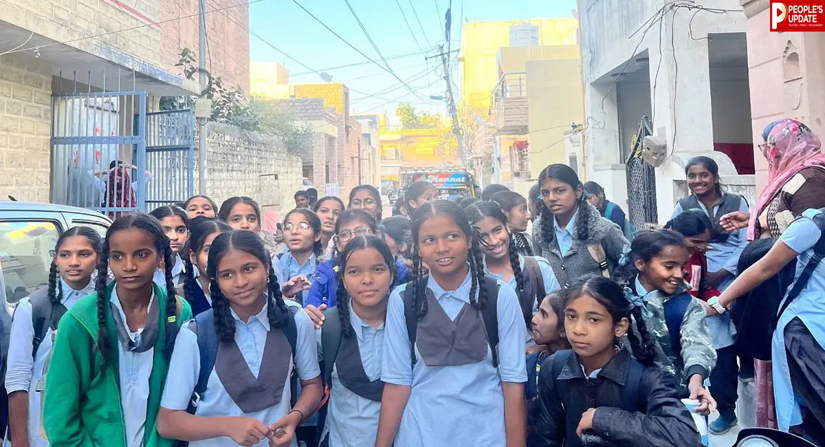 1000 रुपये के शक में छात्राओं की गरिमा से खिलवाड़! राजस्थान के सरकारी स्कूल की शिक्षिका सस्पेंड
