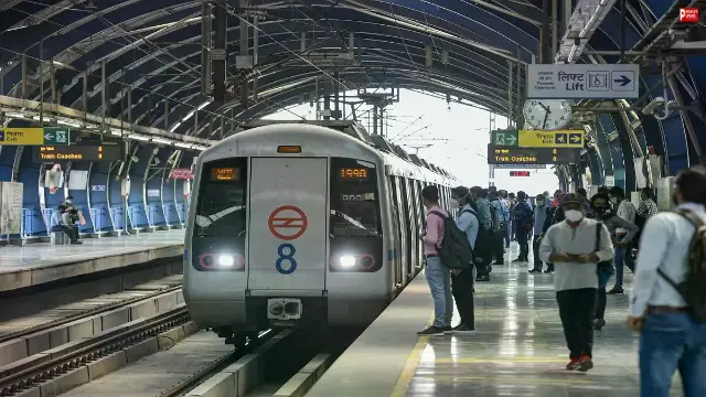 15 अगस्त को सुबह 4 बजे से दौड़ेगी दिल्ली मेट्रो, जानिए QR टिकट और नजदीकी स्टेशनों की पूरी जानकारी