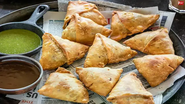 ठंडा समोसा बना विवाद की वजह! वकील की शिकायत पर कोर्ट पहुंचा मामला, दुकानदार समेत 5 पर FIR