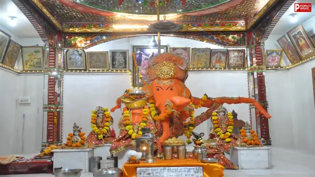 कभी आंगन का हिस्सा था आंकड़े का पेड़, इसी की जड़ के नीचे खुदाई में मिली पंचमुखी गणेश प्रतिमा..! आज इसी स्थान पर बना गणेश धाम