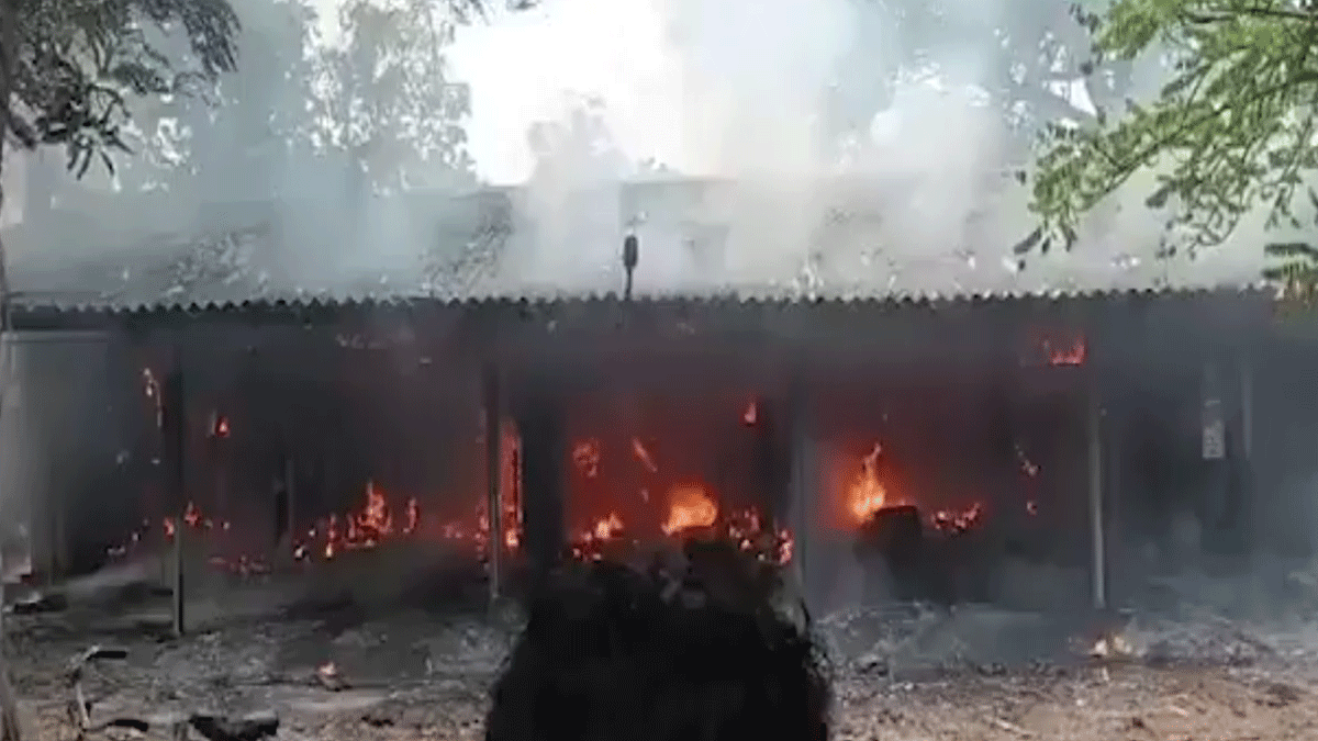 आंध्रप्रदेश के कोनासीमा की पटाखा फैक्ट्री में भीषण आग, 6 लोगों की मौत, बुरी तरह झुलसे शव