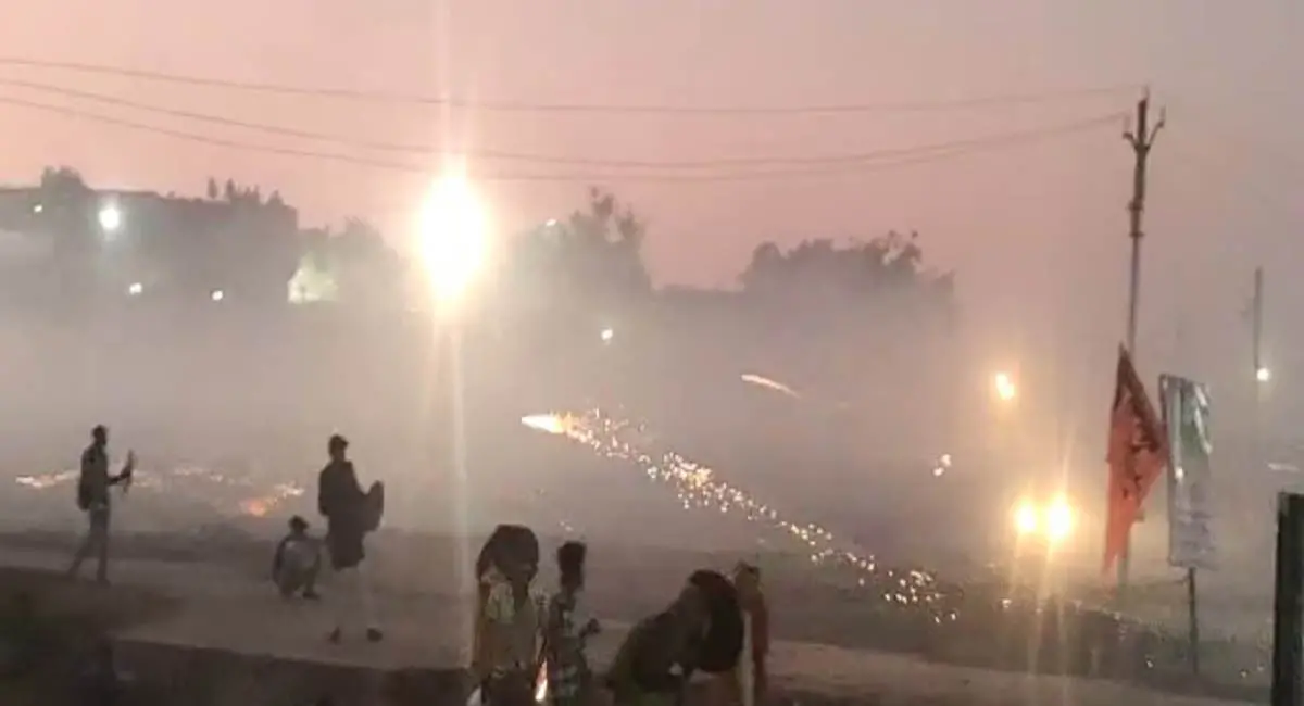 इंदौर के प्रसिद्ध हिंगोट युद्ध में इस बार 5 योद्धा घायल, तुर्रा-कलंगी दलों के बीच डेढ़ घंटा चला युद्ध