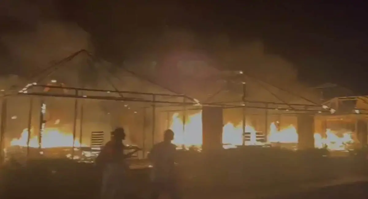 टेंट सिटी में आग लगी, मिनटों में जले 5 लग्जरी टैंट, लाखों में थी कीमत