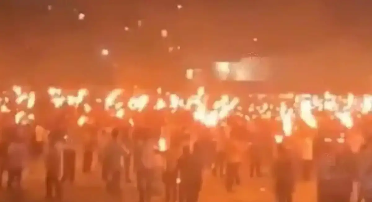  17 बसों में आगजनी,अवामी लीग ने उठाई लॉकडाउन की मांग