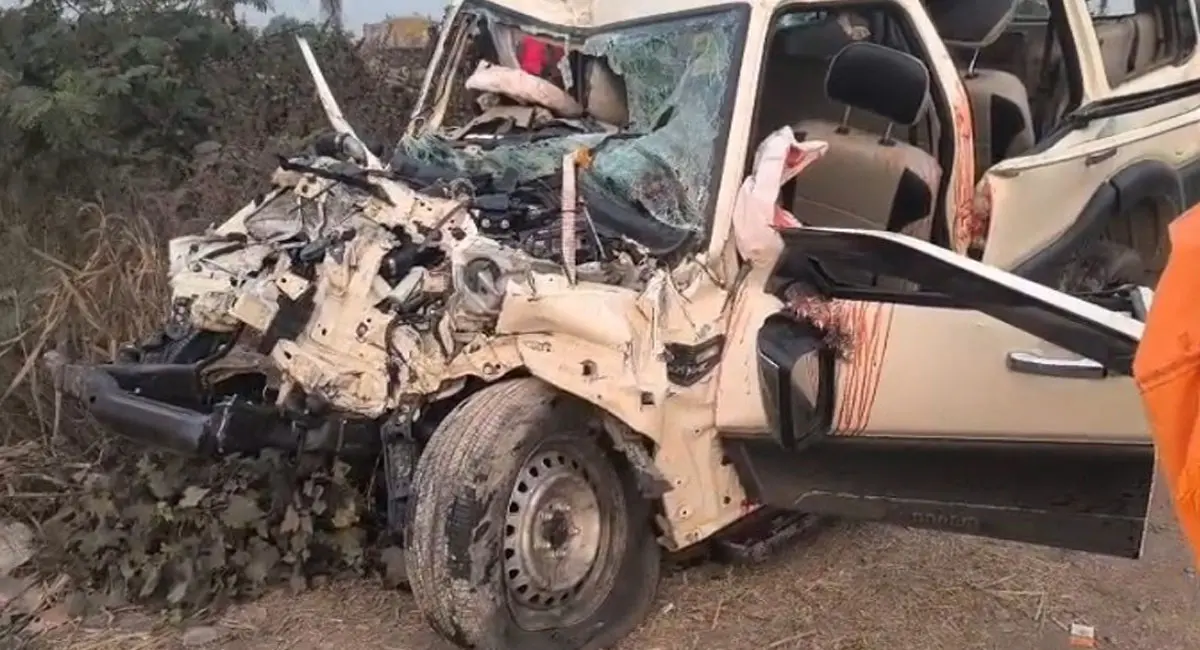ट्रक-स्कॉर्पियो की टक्कर में 5 की मौत