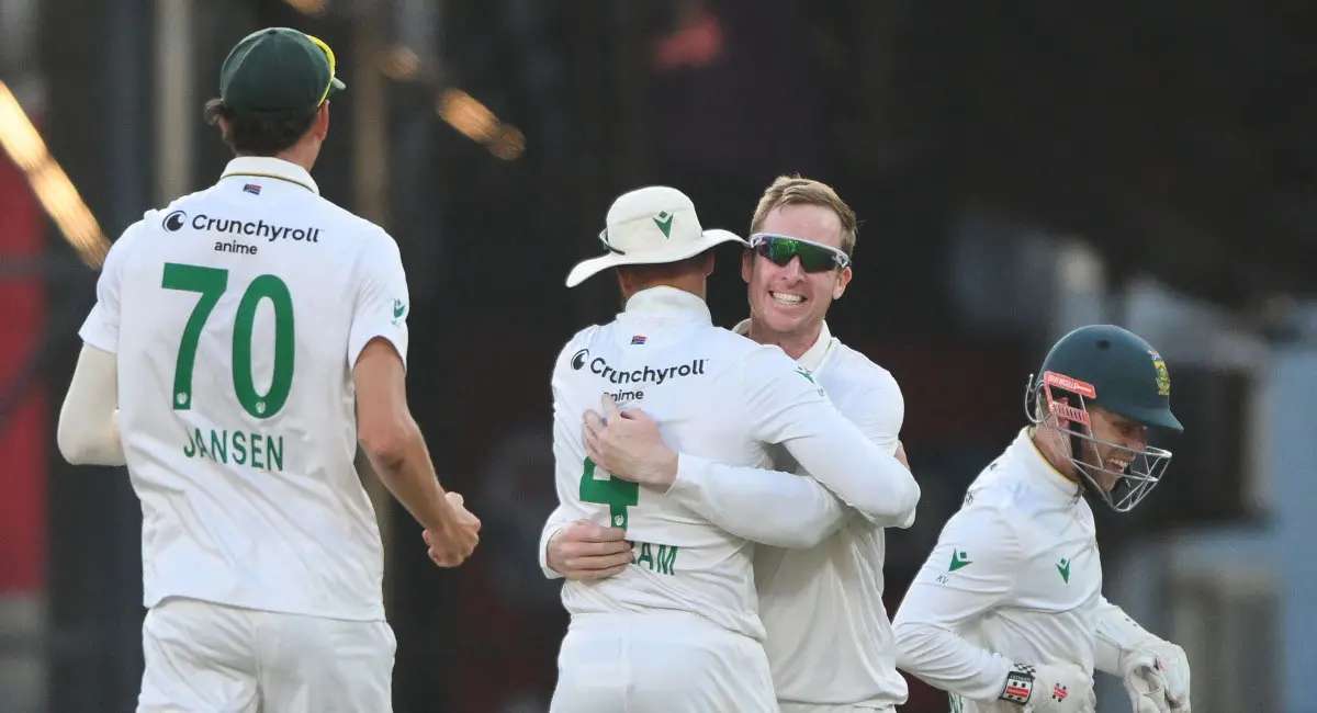 हार्मर ने झटके 9 विकट 