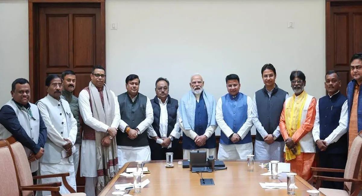 PM मोदी ने की बंगाल के भाजपा सांसदों से मुलाकात, मौजूदा हालात पर बोले- जनता से बातचीत जरूरी