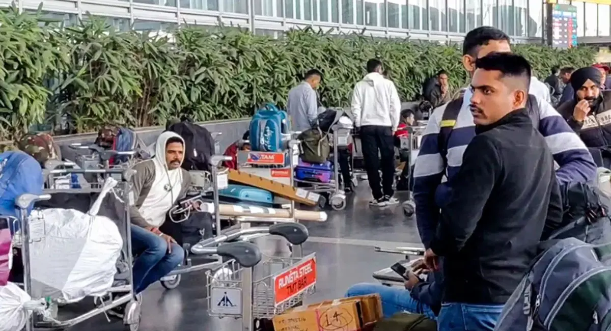 छठे दिन 250+ उड़ाने रद्द, सरकार का निर्देश रात 8 बजे तक पैसा रिफंड करें कंपनी