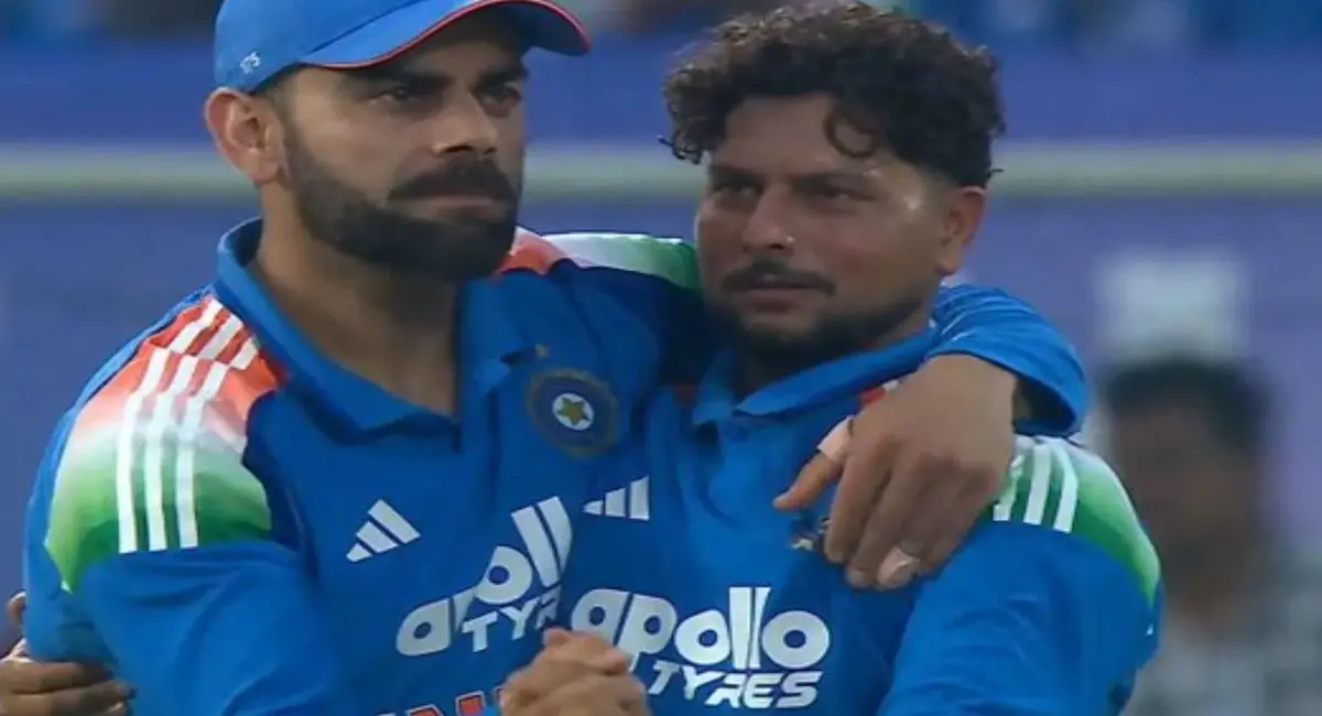 लाइव मैच में हाथ पकड़कर ‘कपल डांस’, विशाखापट्टनम में धमाकेदार सेलिब्रेशन वायरल