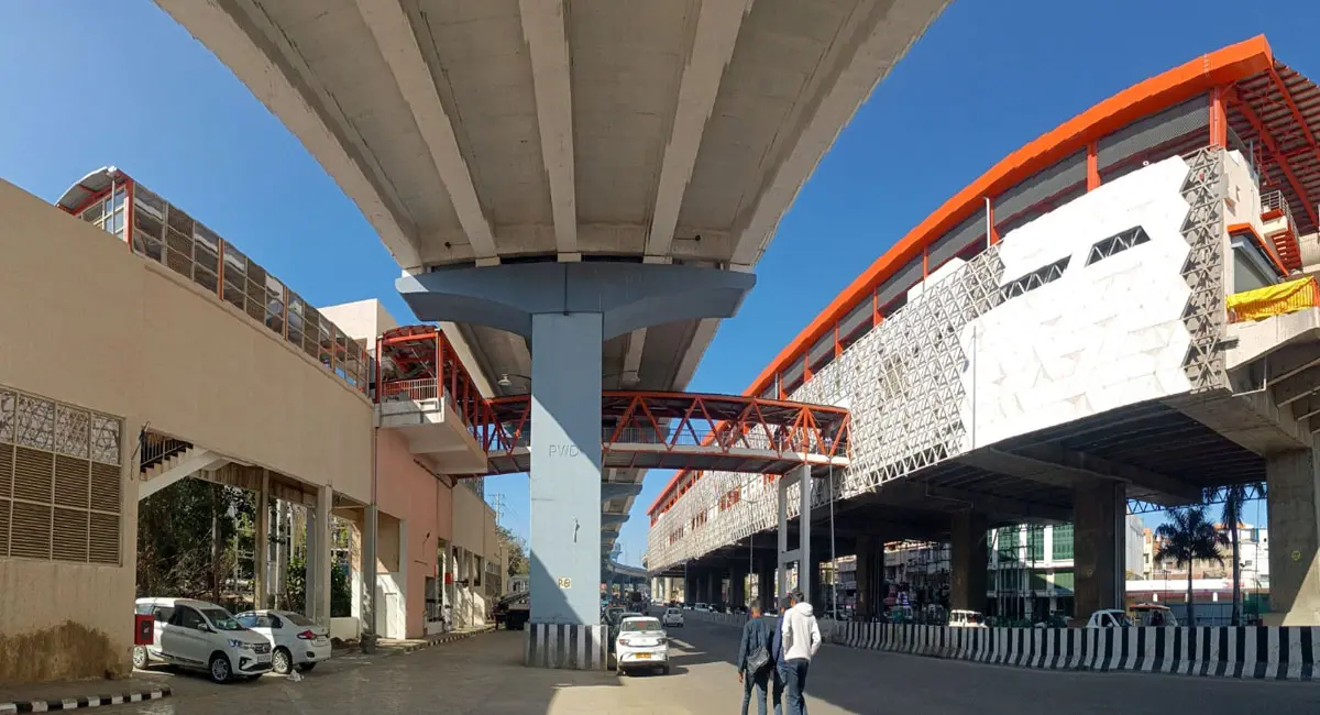 आधी- अधूरी सी होगी शुरुआत, स्टेशन तैयार नहीं, पार्किंग की समस्या भी बनी मुसीबत