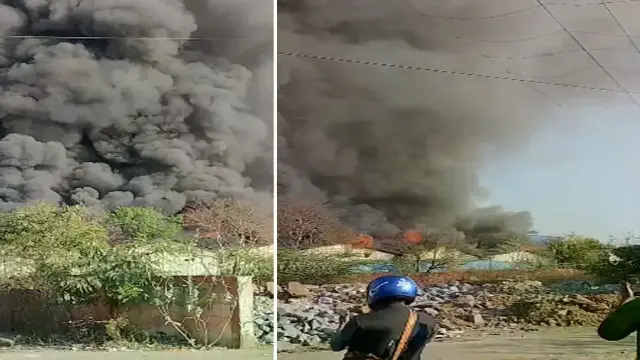 कस्तूरबा नगर के फर्नीचर गोदाम में भीषण आग, काले धुएं से छाया आसमान