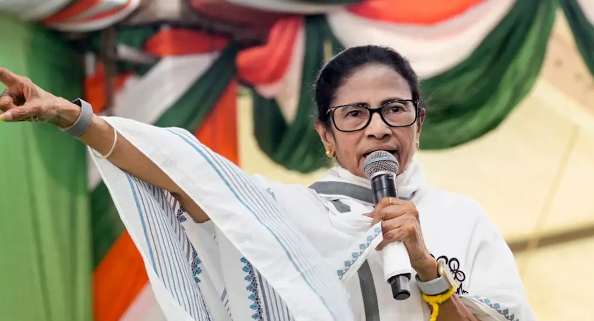 ममता बोलीं- मोदी ने संबोधन में भाजपा का प्रचार किया, चुनाव आयोग से इसकी शिकायत करेंगे - Image 2