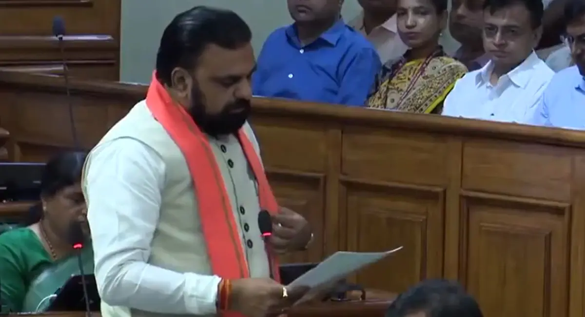 फ्लोर टेस्ट में पास हुए तेजस्वी यादव, JDU बोलीं कायम रहेगा विकास मॉडल, तेजस्वी बोले- भाजपा ने नीतीश को हटाकर गद्दारी की - Image 4