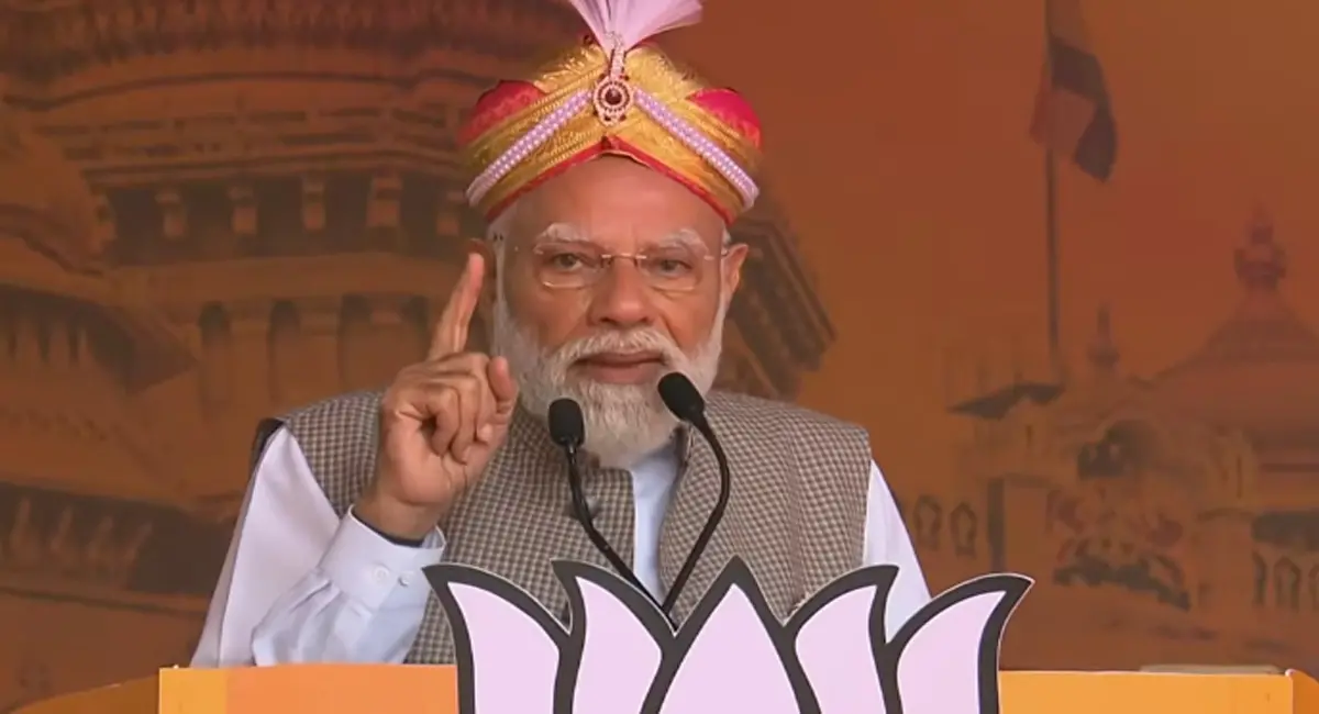 बेंगलुरु से कांग्रेस पर बरसे पीएम मोदी, बोले- सत्ता बदली तो DMK की पीठ में छुरा घोंप दिया, पार्टी झूठी गारंटी पर टिकी