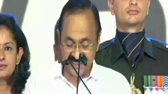 21 मंत्री भी ले रहे शपथ, समारोह में राहुल और प्रियंका गांधी मौजूद