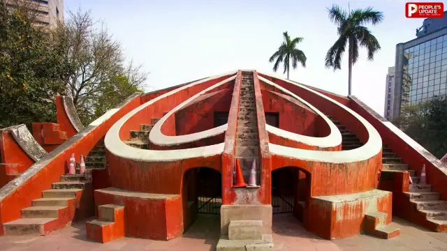 जहां कॉकरोच जनता पार्टी जमा रही डेरा, जानें पहला प्रदर्शन से लेकर इसे बनवाने की वजह
