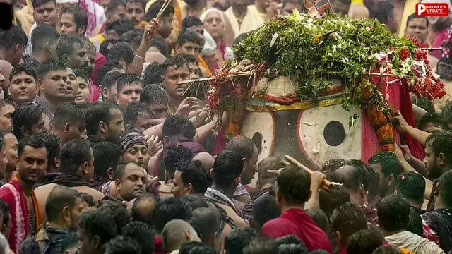 सरकार ने भगदड़ को नकारा, 10 लाख श्रद्धालु शामिल हुए थे