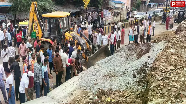 शमशान के पास बनी दीवार गिरी, 1 महिला की मौत,पति- देवर-की हालत गंभीर