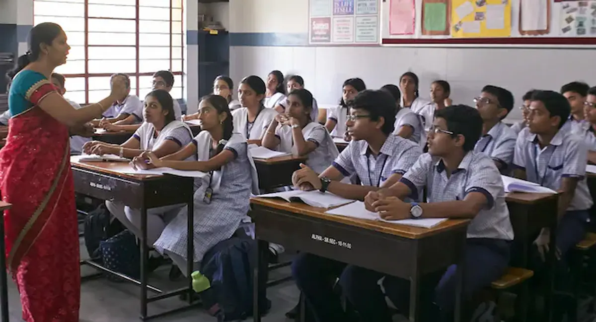 देश में 1 लाख से अधिक स्कूलों में केवल 1 शिक्षक, मध्यप्रदेश में सिर्फ 7 हजार, सरकार की शिक्षा पर सोची-समझी बेरुखी: शर्मा