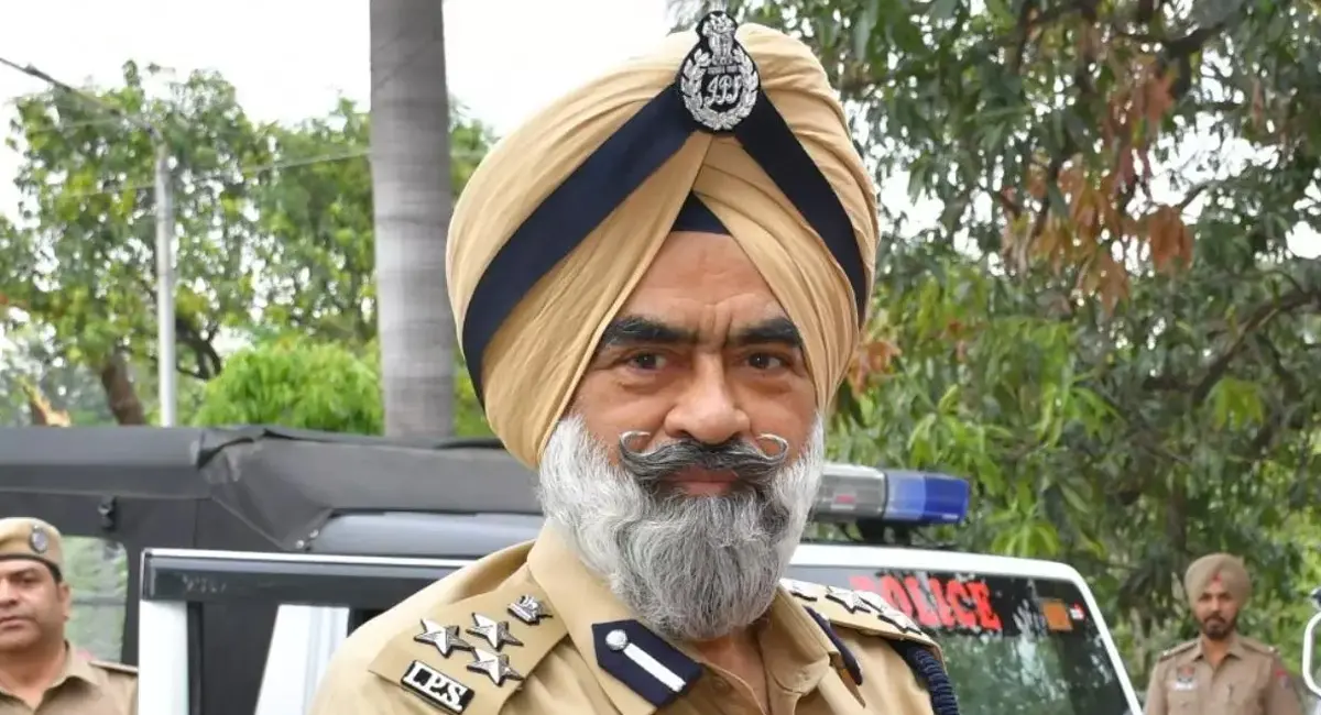 पंजाब में 5 लाख की रिश्वत लेते हुए DIG गिरफ्तार, कार्यालय और आवास पर CBI की छापेमारी