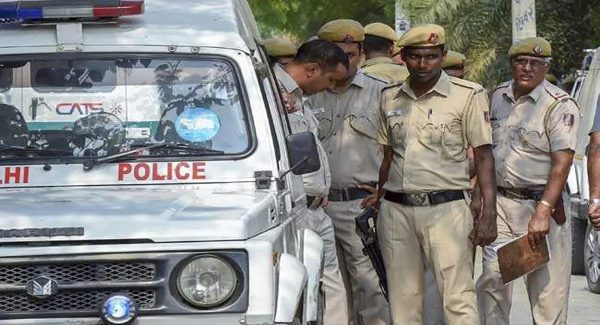 दिल्ली पुलिस ने दो आतंकियों को किया गिरफ्तार, देश में फिदायीन हमले की कर रहे थे तैयारी, संदिग्ध सामग्री भी बरामद