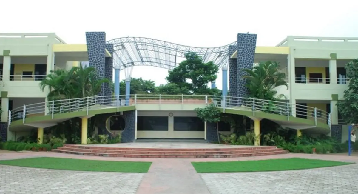 स्कूल के केमिकल लैब में फटा एसिड से भरा फ्लास्क, 6 छात्र घायल