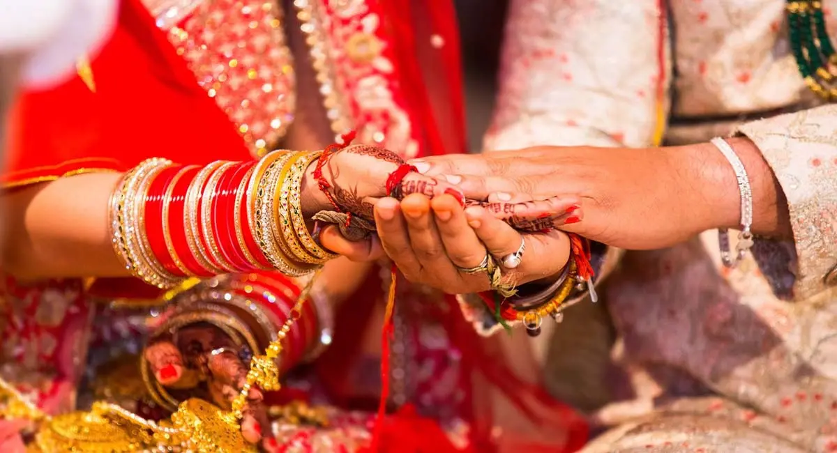 हिंदू धर्म में सात फेरे से पहले क्यों जरूरी है गठबंधन? जानें इस रस्म का महत्व