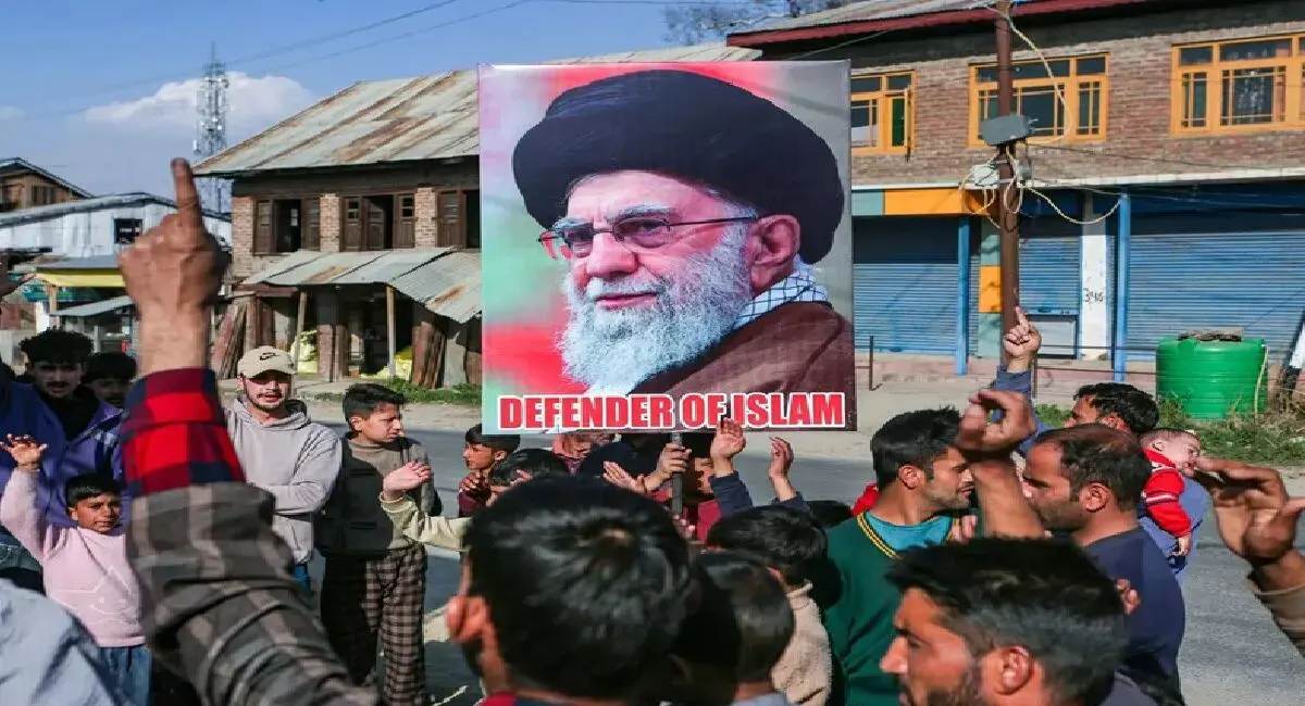 खामेनेई की मौत पर लखनऊ से श्रीनगर तक गूंजे नारे