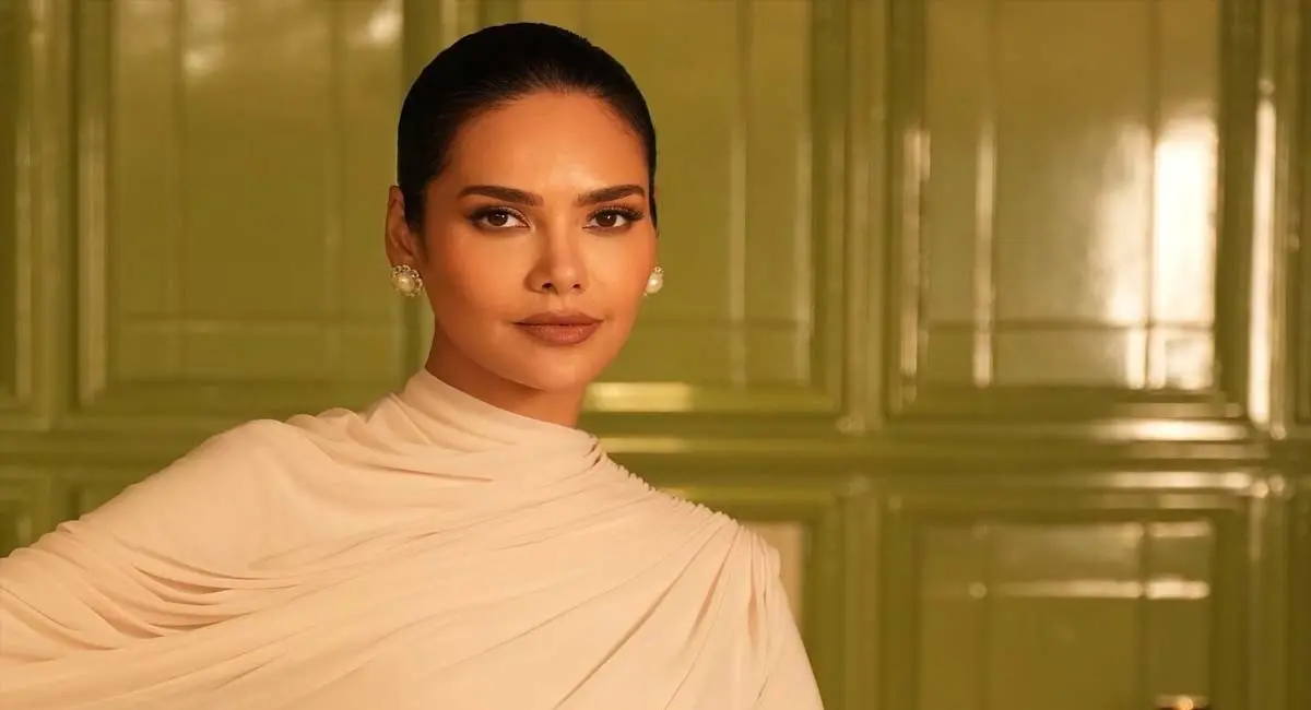 अबू धाबी से अभिनेत्री ईशा गुप्ता की वतन वापसी