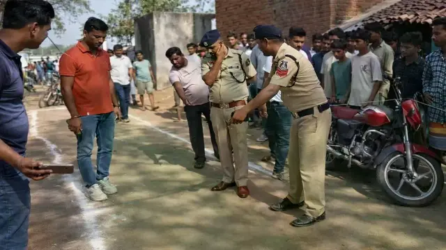 घर में सो रहे बुजुर्ग दंपति की खौफनाक हत्या