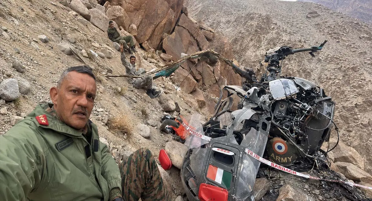 लद्दाख में सेना का चीता हेलिकॉप्टर क्रैश, पहाड़ी से टकराकर बुरी तरह हुआ चकनाचूर