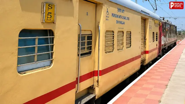 AC कोच में हुआ शॉर्ट सर्किट, धुएं से भर गया डिब्बा, सभी 72 यात्री सुरक्षित