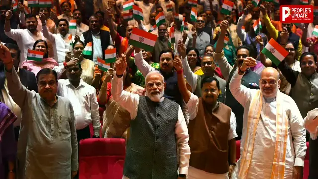 मंगल मिलन बैठक में दिखा देशभक्ति का रंग! PM मोदी के साथ NDA सांसदों ने लहराया तिरंगा,एक सुर में गूंजा ‘वंदे मातरम्’