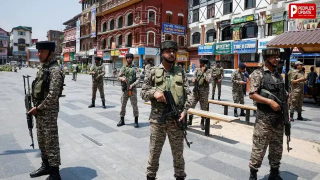 जम्मू-कश्मीर में कार के अंदर अचेत मिले दोनों पुलिसकर्मी, मौत की वजह रहस्यमयी; जांच में जुटी पुलिस
