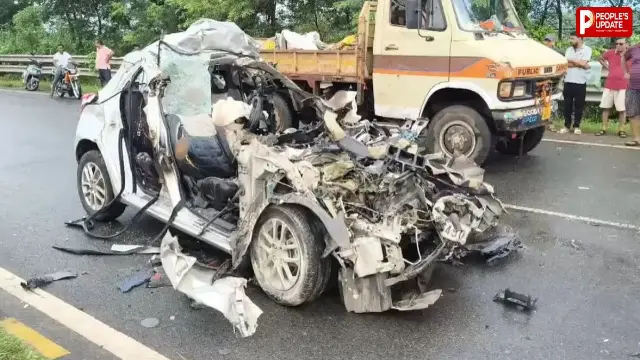 जमशेदपुर में दर्दनाक सड़क हादसा: ट्रक में जा घुसी तेज रफ्तार कार, मंत्री की बेटी समेत 4 की मौत